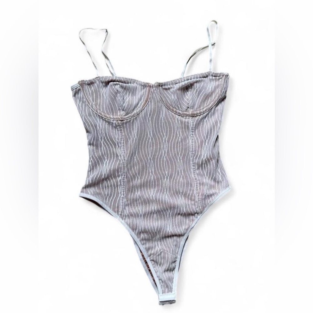 White Fox Striped Wavy Underwire Bodysuit
